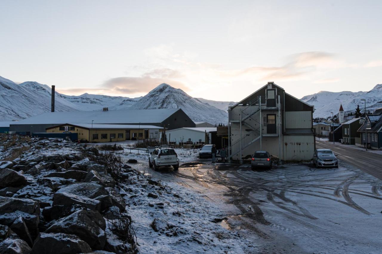 Scenic Penthouse - Ocean View & Skylight Windows Siglufjordur Exterior foto