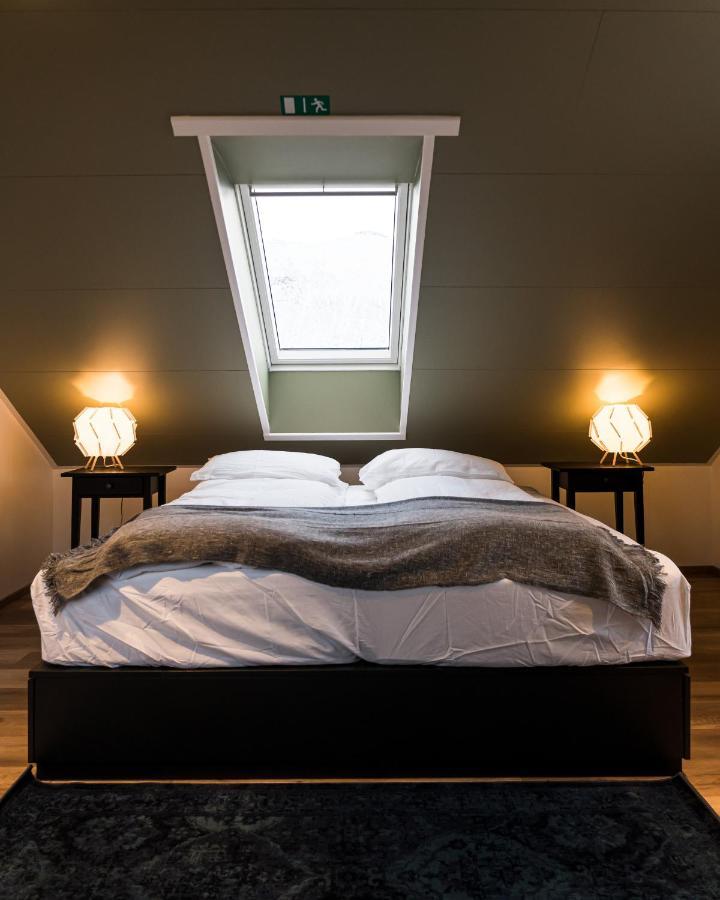 Scenic Penthouse - Ocean View & Skylight Windows Siglufjordur Exterior foto